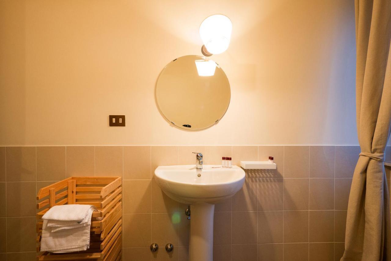 Agriturismo La Commenda-Adults Only كاشا الغرفة الصورة